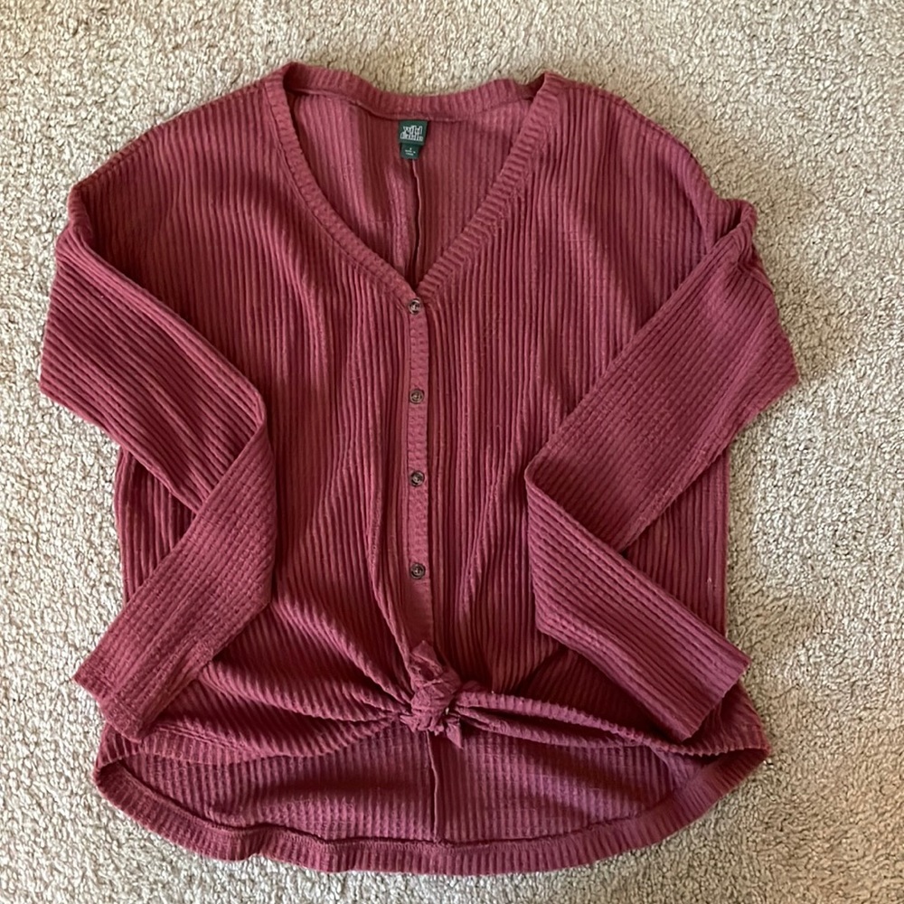 Wild Fable henley, rust color, size S